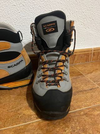 Botas Scarpa Semirrígidas Gris/Naranja