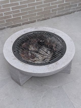 Brasero de piedra gris