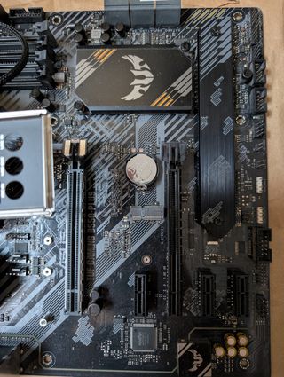 ASUS TUF GAMING B550-PLUS + AMD Ryzen 3 3100