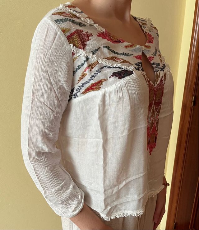 Blusa blanca bordada Green Coast