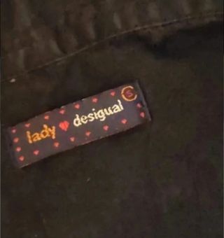 Camisa Desigual Negra con Detalles Rojos