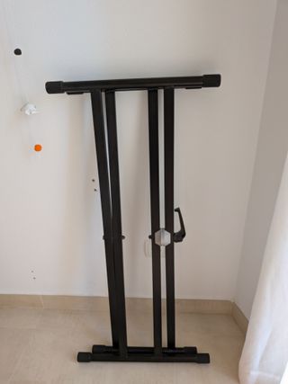 Soporte para teclado electrónico. Buen estado.