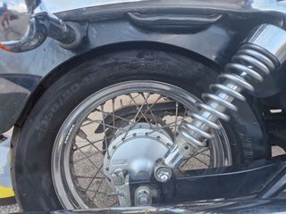 Suzuki LC Intruder 250 color negro
