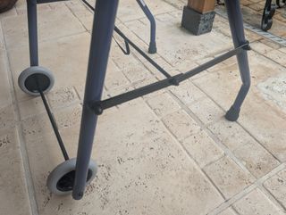 Andador plegable con asiento