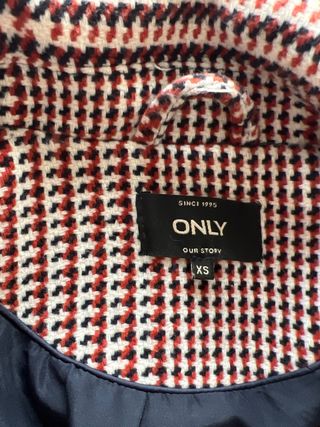 Abrigo Only cuadros talla XS