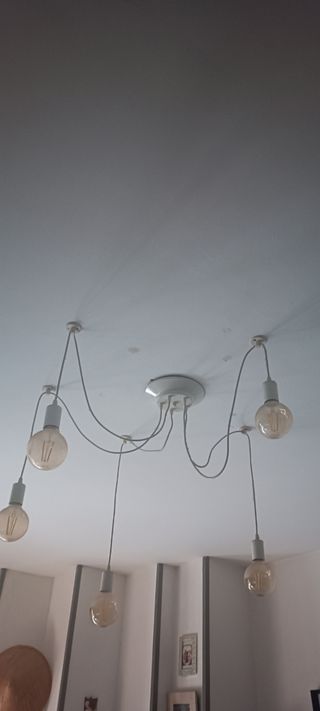 Lámpara colgante de diseño con bombillas 