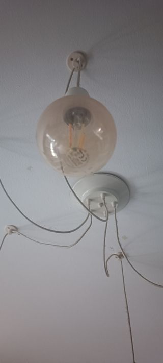Lámpara colgante de diseño con bombillas 
