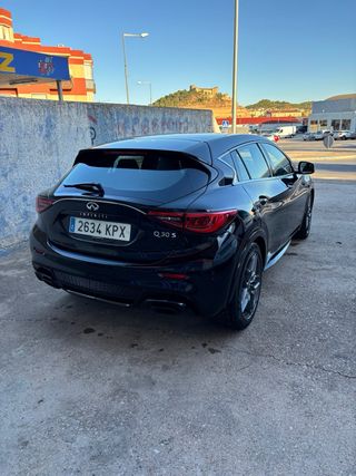 Infiniti Q30 2.2D 16V