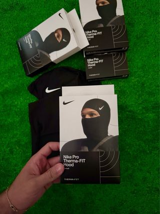 Nike Pro Therma-FIT Hood Hyperwarm Negro