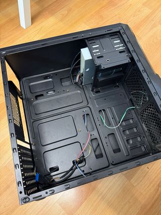Caja de PC NOX con lector DVD