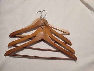 Perchas Madera Marrón y Gancho Metal,