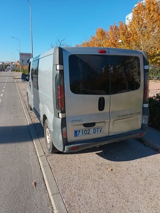 Opel Vivaro 2006