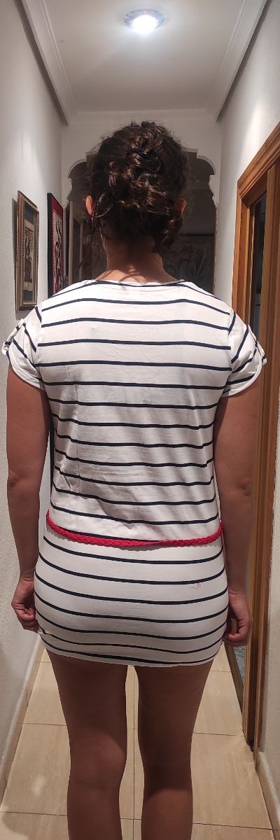 Vestido t-shirt às riscas