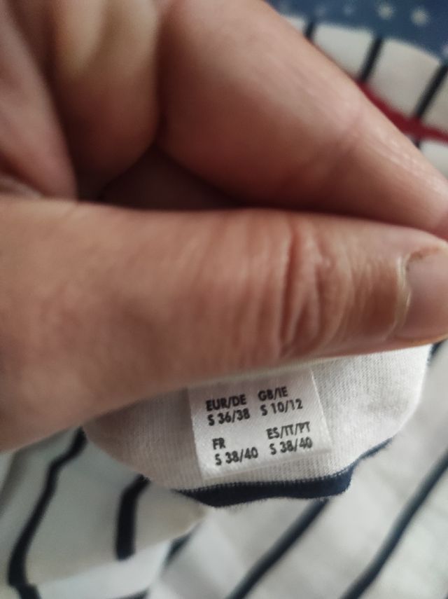 Vestido t-shirt às riscas