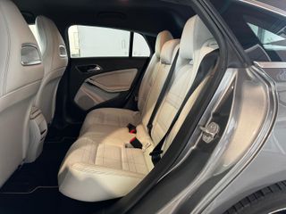 Mercedes-Benz Clase CLA 2015