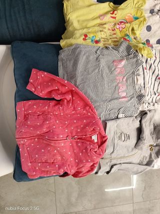 Lotto abbigliamento bimba 9-18 mesi