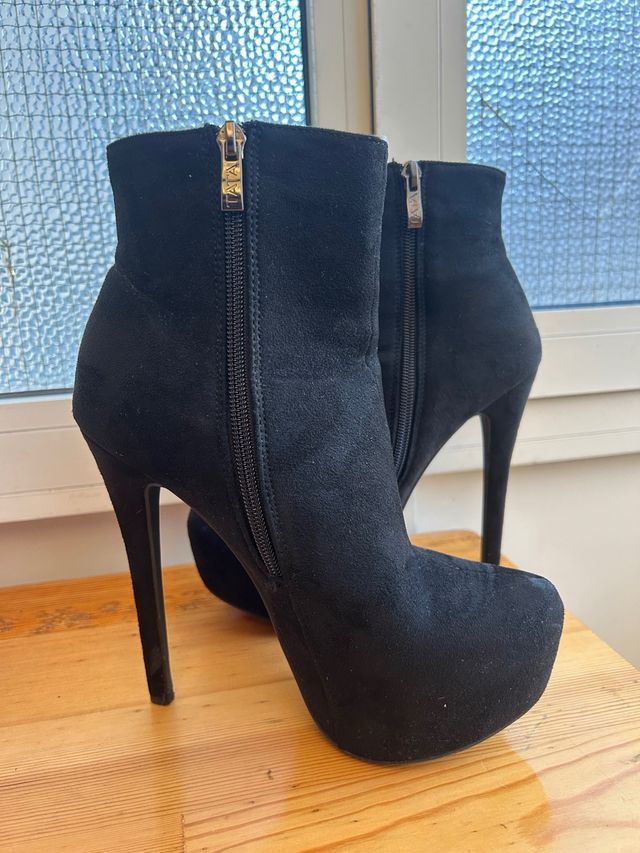 Stivaletti TATA neri