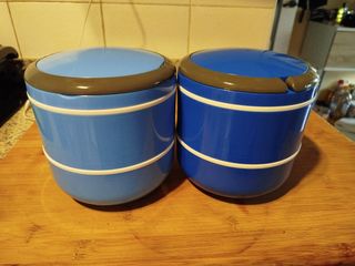Tarteras apilables azules ,poco uso, las dos 10€