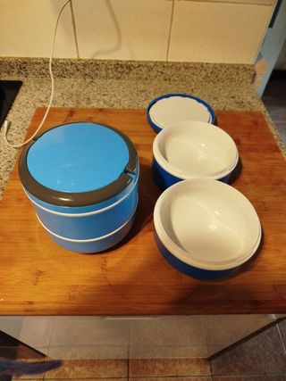 Tarteras apilables azules ,poco uso, las dos 10€