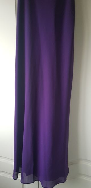 Vestido de fiesta morado con pedrería