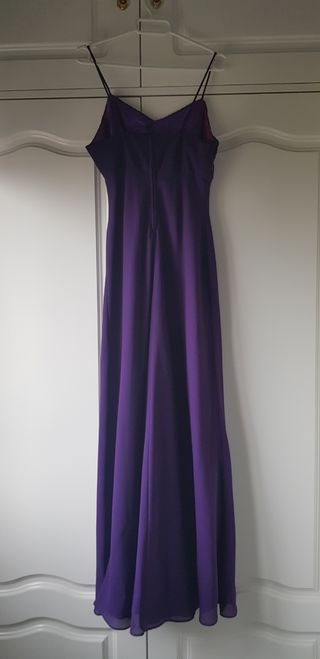 Vestido de fiesta morado con pedrería