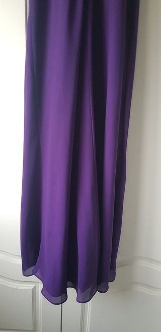 Vestido de fiesta morado con pedrería