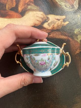 Soperita de colección de porcelana