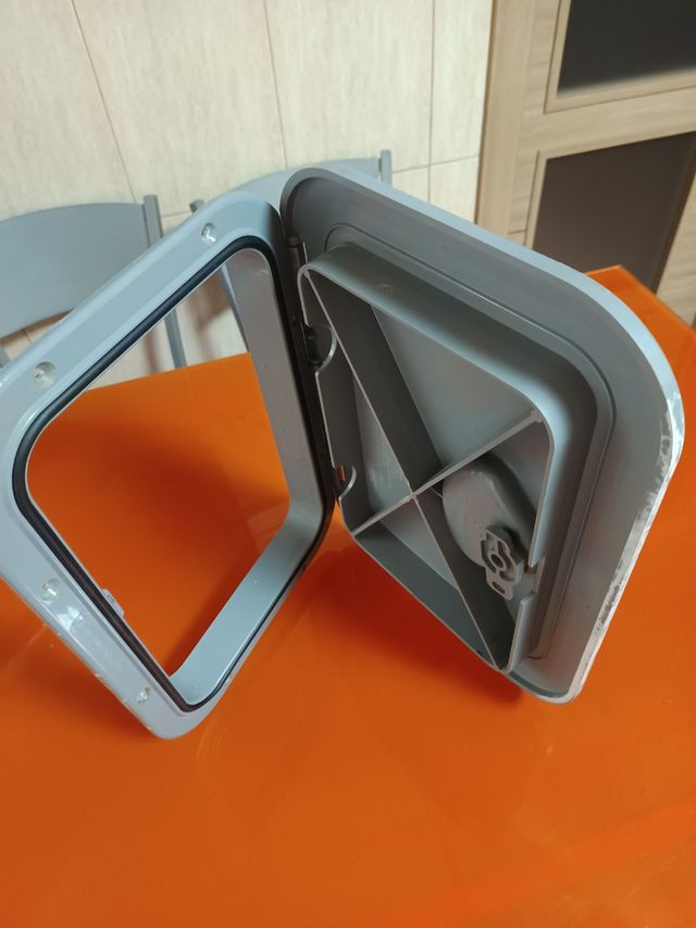 Tapa registro barco gris