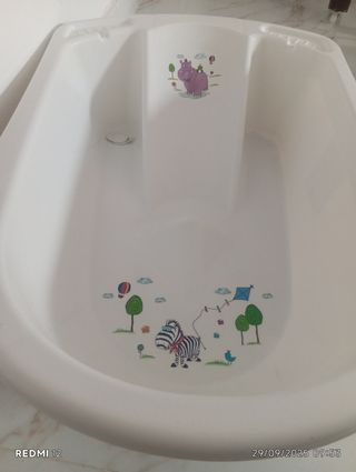 Bañera de bebé con dibujos