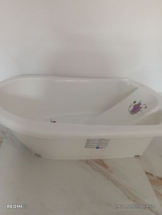Bañera de bebé con dibujos