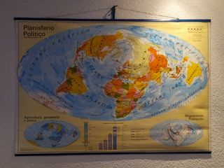 Mapa mundi Físico-Político. Editorial Vicens-vive