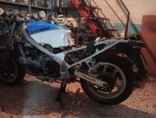Kawasaki GPZ 600R