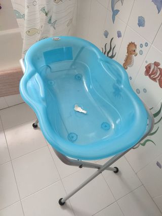Bañera para bebé azul con soporte
