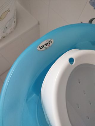 Bañera para bebé azul con soporte
