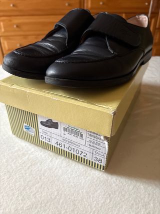 Zapatos niño marino talla 38
De El Corte Inglés