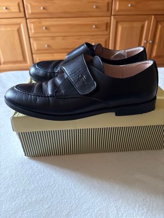 Zapatos niño marino talla 38
De El Corte Inglés
