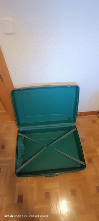 Maleta de viaje verde