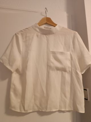 Blusa blanca marca Okeysi