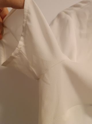 Blusa blanca marca Okeysi