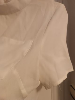 Blusa blanca marca Okeysi