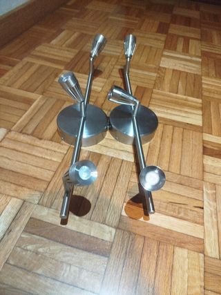 Lámpara de baño de metal plateado
