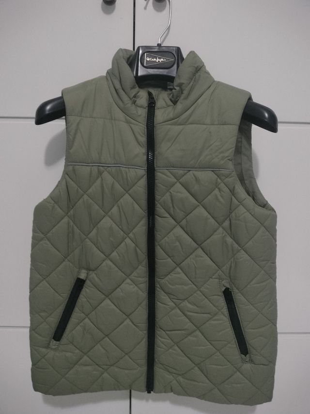 Chaleco acolchado niño. Talla 146 cm