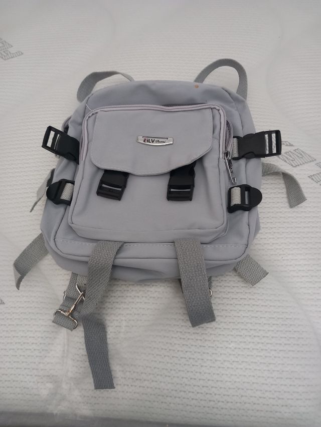 Mochila gris