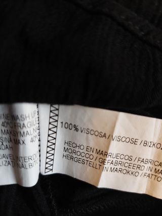 Pull&Bear Camiseta Asimétrica Negra 