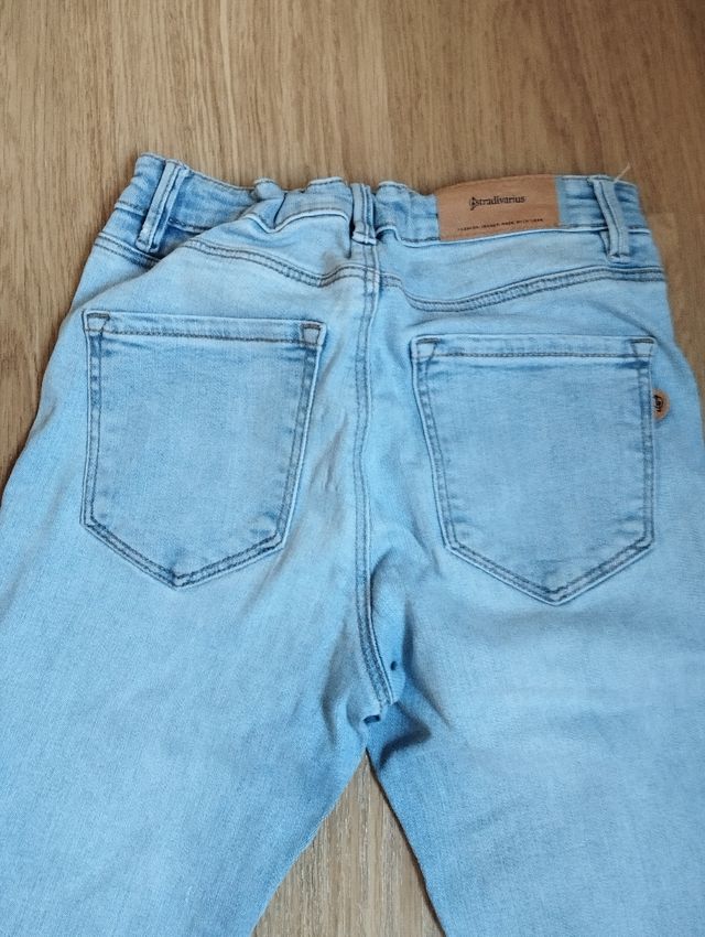 Pantalón skinny azul claro desgastado