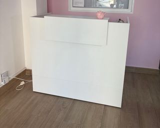 Mostrador blanco