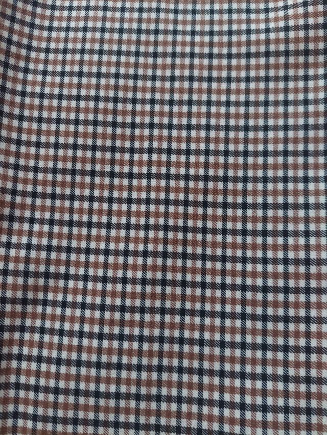 Pantalones Stradivarius , cuadros beige y marrón