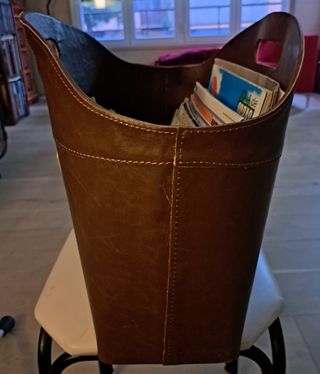 Revistero o cesta organizadora, de diseño vintage