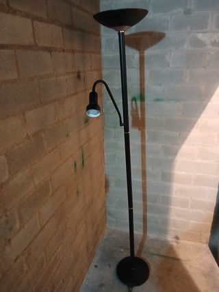 Lámpara de pie moderna