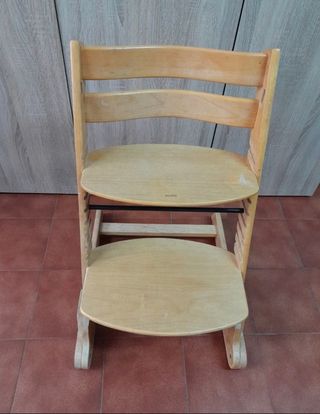 Trona de madera evolutiva